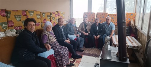 Kaymakamımız Sn. Süleyman ARAT Ramazan Bayramı Münasebetiyle Şehit Ailelerini Ziyaret Etti.